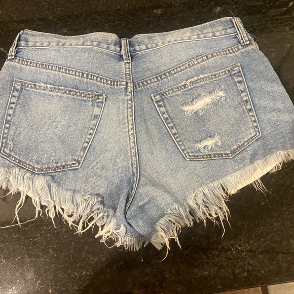 Free People Distressed Shorts Size 28 - Picture 2 of 3